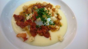 Chorizo de jabalí, huevo y patata.